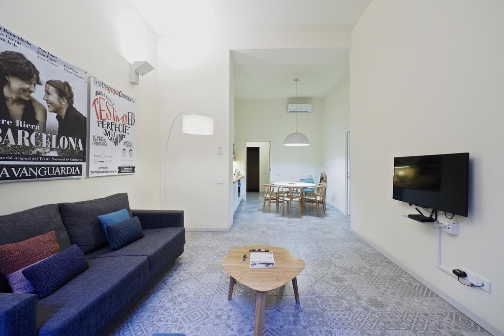 Uma Suites Pau Claris Barcelona Exterior photo