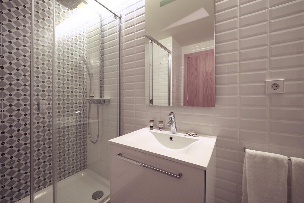 Uma Suites Pau Claris Barcelona Exterior photo