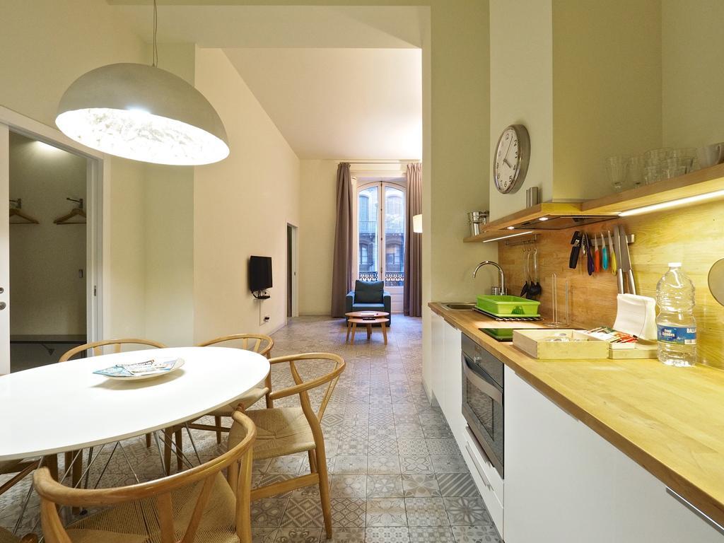 Uma Suites Pau Claris Barcelona Exterior photo